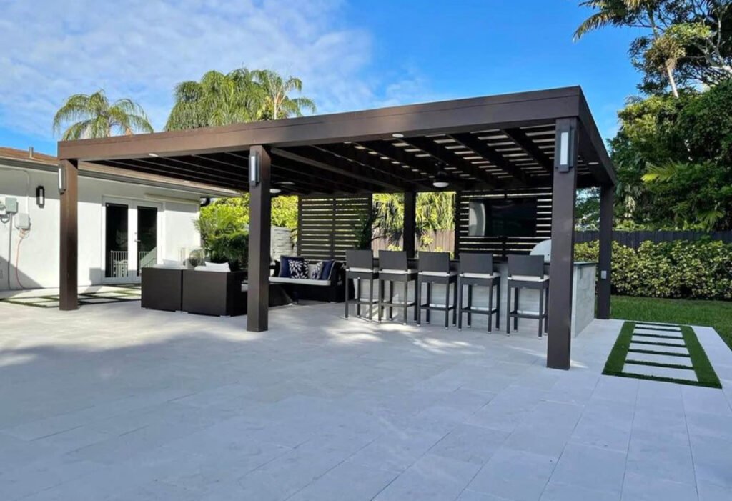 Modern Pergola w/Apollo Roof